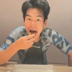 Eddie Peng Instagram - 請吃月餅 🥮 騎車平安