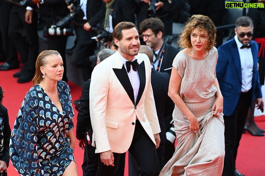 Edgar Ramírez Instagram - #valeriagolino #joannakulig #cannes2022 #75thanniversary ✨