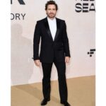Edgar Ramírez Instagram - Thank you @amfar for the greatest night ✨ #amfar #cannesfilmfestival2022 Dressed by: @burberry • styled by: @jasonbolden • tailored by: @howiskaren • groomed by: @fabbhairdresser Hôtel du Cap-Eden-Roc