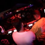 Eduardo Miranda Instagram - TBT de una gran noche en BCN con mis gallos @danimasi y @djsantosgarcia 🇪🇸🔥🙏 @lacostadisco 🙏 📸 @by.monti Barcelona, España