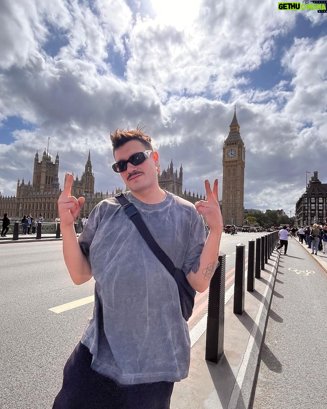 Eduardo Miranda Instagram - Squeezing? London