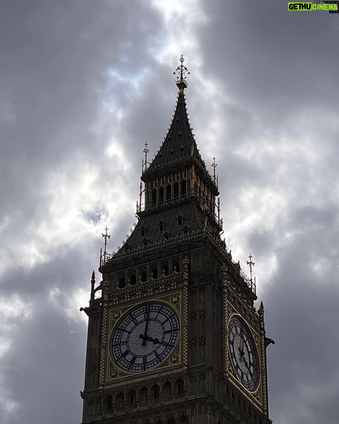 Eduardo Miranda Instagram - Squeezing? London