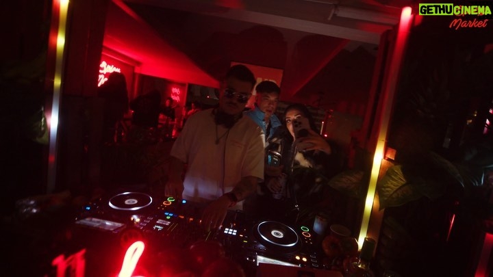 Eduardo Miranda Instagram - AMIGOS HOY HAY NUEVO SET EN EL CANAL DE SPICY MARKET. πΆπ₯πΆ LINK EN BIO. 1. Maracatu - @ennemusicc , @listenduarte 2. The hook - @vitorvinter , @suddenheat 3. Hombres y Mujeres - @gordoszn @feid CDMX