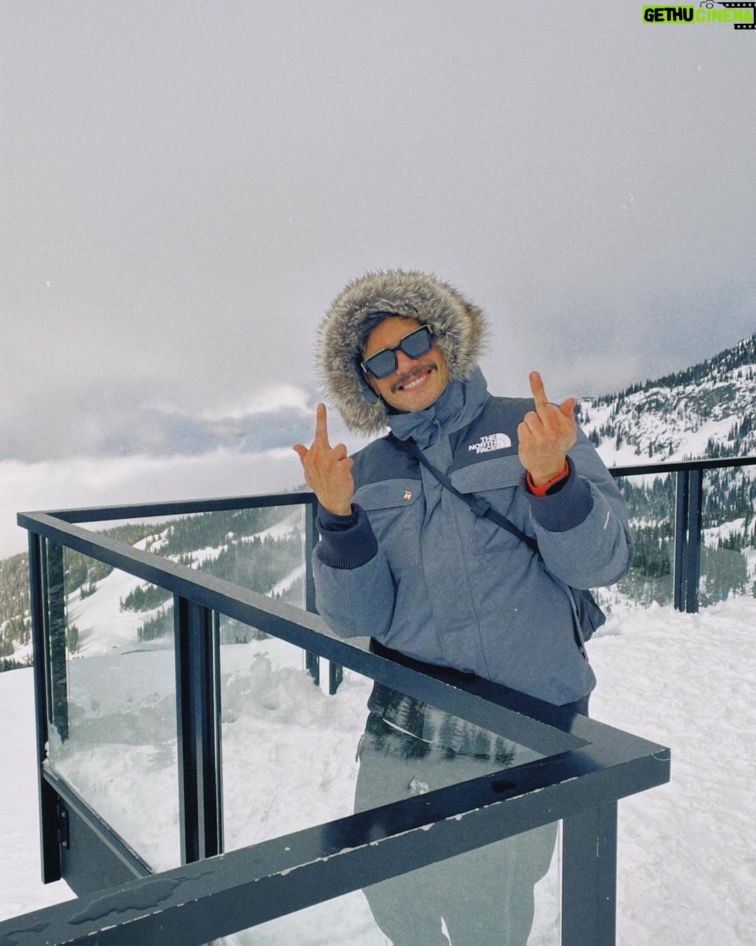 Eduardo Miranda Instagram - Mañana les tengo una Noticia.❄️ Whistler Mountain, Canada