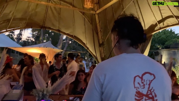 Eduardo Miranda Instagram - Unos drops de ayer en @vagalume_tulum en el evento de @ritmictulum Tracklist @italobros - Babayaga @denniscruzdj - Ready for the blues @cassius @cometobutch - Go up @djlucagaraboni - Para mi gente Vagalume Tulum