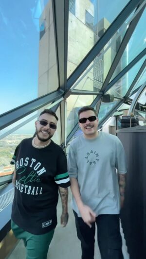 Eduardo Miranda Instagram - ÉSTA NOCHE B2B LEGENDARIO EN @sala_apolo CON MI GALLO @eduardoelchile 🔥🐓

Set time 2:00 am - 4:00 am ⏰

#purohousemusicbro 
@maraca_bcn