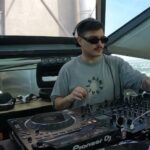 Eduardo Miranda Instagram - Ya está en mi canal de YouTube el set que grabe en Barcelona en mi ultimo Tour por Europa. Aquí les dejo unos drops , comenten cuál les gusta más 🌶 1 Playa - @samuelraverdj 2 El canto - Chile & @rogergarciadj 3 Nevera - @housemusicbro & @soycrystalmeza 4 ID - Chile & @vandammusic 5 ID - Chile & @swavesound & @hittaofficial 📸 @by.monti Barcelona, España