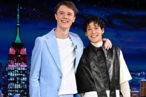 Edvin Ryding Instagram - What a night… thanks to @fallontonight @jimmyfallon for having us, and a BIG thank you to those who queued for hours in the rain and welcomed us to New York with open arms. Eternally in love with all of you. Also have to point out amazing styling by @madeleinekennedy . Look at me and Omar!! On the tonight show!! Talking about Young Royals!! #edvinxomaronfallon (Todd Owyoung/NBC)