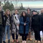 Edvin Ryding Instagram - för 7 år sen påbörjade vi den här berättelsen, ikväll sätter vi punkt för det sista stycket. 6 säsonger. 46 avsnitt. Det finns inget annat än kärlek, hårt arbete och respekt bakom det här projektet, bär med er det när ni upplever vårt sista kapitel. Gåsmamman gav mig vänner för livet, en extra familj och kunskap jag inte visste fanns. Tack vare de sanslöst kompetenta skådespelare, regissörer och filmarbetare som slitit för detta genom åren. Jag är evigt tacksam för det. Som @stassesoulis sa till mig när jag träffade honom för första gången; ”Det vackraste med vårat jobb är att ju mer man lär sig, desto mer inser man hur mycket man har kvar att lära.” Gör er redo för ett episkt crescendo, släpps vid midnatt. Nu är dagen över, för dig och för mig❤️
