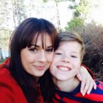 Edvin Ryding Instagram - för 7 år sen påbörjade vi den här berättelsen, ikväll sätter vi punkt för det sista stycket. 6 säsonger. 46 avsnitt. Det finns inget annat än kärlek, hårt arbete och respekt bakom det här projektet, bär med er det när ni upplever vårt sista kapitel. Gåsmamman gav mig vänner för livet, en extra familj och kunskap jag inte visste fanns. Tack vare de sanslöst kompetenta skådespelare, regissörer och filmarbetare som slitit för detta genom åren. Jag är evigt tacksam för det. Som @stassesoulis sa till mig när jag träffade honom för första gången; ”Det vackraste med vårat jobb är att ju mer man lär sig, desto mer inser man hur mycket man har kvar att lära.” Gör er redo för ett episkt crescendo, släpps vid midnatt. Nu är dagen över, för dig och för mig❤️