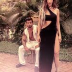 Efraín Ruales Instagram - Llegó la Yeilou @ale_jaramillo con Mayuma 🙋🏽‍♂️ mañana 10:30 por @encontactoecuavisa un CHOW #pati Pilas @maluma @jlo les paso el video por whatssap —————————————— SQUAD😎: Peinado: @anabelmerchan Vestido jlo: @cacusabytaitus Traje Maluma: @cacusabytaitus Foto: @thefc.shooter Maluma tattoos: @dennysmacias_artist Asistencia: @mlem777 y @titajml