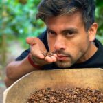 Efraín Ruales Instagram - PREGUNTA SERIA #teamcoffee ☕️ o #teamchocolate🍫 ?