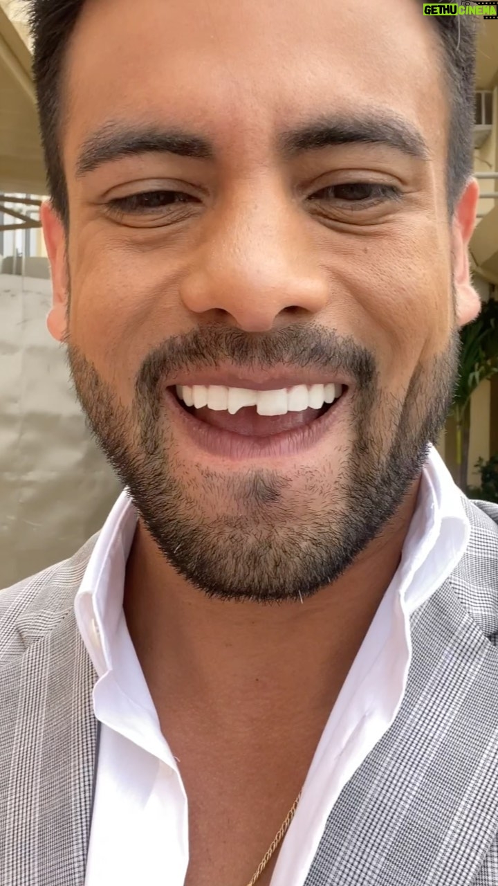 Efraín Ruales Instagram - Muy pronto por #netflix disfruta esta exhaustiva investigación de cómo Efra se quedó sin un diente ✨ 🦷 pero salió adelante pese a la adversidad 😓