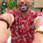 Efraín Ruales Instagram - Estrenando mi nuevo #tatoo me salió baratísimo 😁