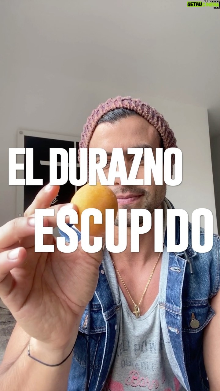 Efraín Ruales Instagram - Aceptarías o ignorarías una ofensa que lo único que busca es distraerte #eframensaje #duraznoescupido