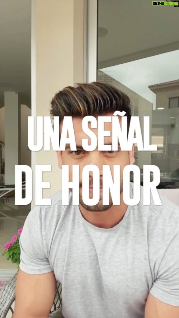 Efraín Ruales Instagram - Que es exactamente una señal de honor ? COMPARTE este mensaje! También es una señal ❤🙌🏽 #eframensaje #unaseñaldehonor