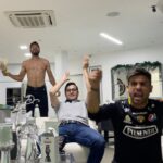 Efraín Ruales Instagram - BARCELONA CAMPEÓN 😭🔥🏆 Reacción ultimo penal ⚽️ gracias @barcelonasc por esta alegría 💛🖤💛🖤 (Reacción completa en mi facebook)
