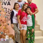 Efraín Ruales Instagram - JESÚS el único protagonista de esta NAVIDAD Su propósito se cumple en esta FAMILIA ❤️ la PAZ y el AMOR (mañana lo conversamos en un mensaje 🙏🏾🥰)