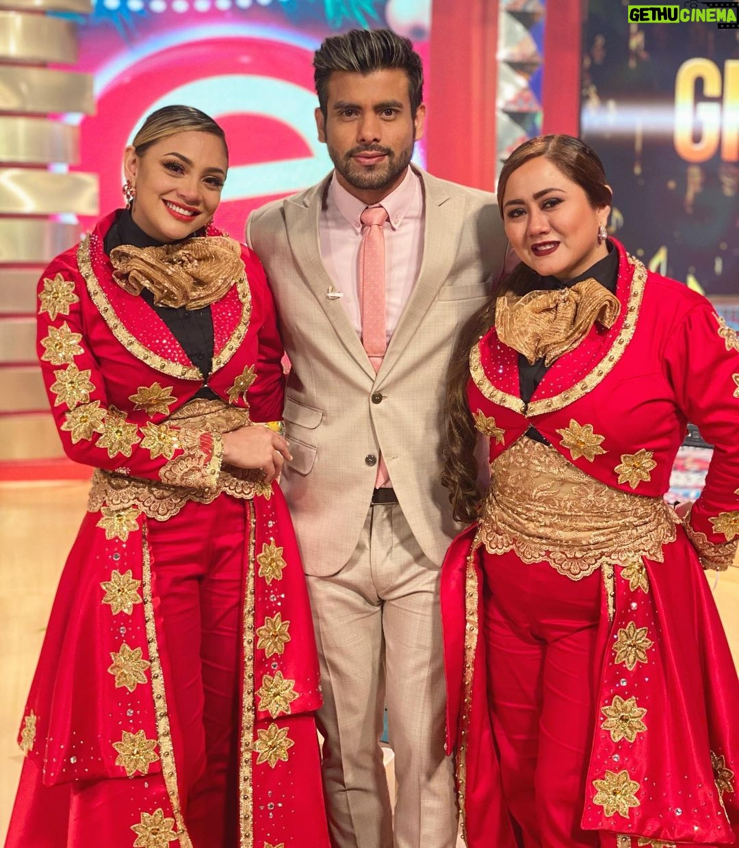 Efraรญn Ruales Instagram - Lo que nos hicieron sentir estas 2 mujeres en el estudio de @encontactoecuavisa fue inexplicable e inolvidable ๐๐ฝ๐๐พ๐ค GRACIAS GRACIAS @angelitamov @kayleefongr ๐ฅฐ