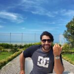 Ehsan Khajeamiri Instagram - مردیم از دلتنگی شما 😜❤️