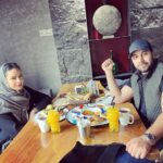 Ehsan Khajeamiri Instagram - صبح تون بخیر رفقای عزیز تر از جان کیا با آهنگ جدید موافقن 😍❤️