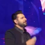 Ehsan Khajeamiri Instagram - کنسرت نوستالژی. خوشبختی ‌‌ اجرا با ارکستر بزرگ به رهبر ی ارمین قیطاسی آهنگساز مهرداد نصرتی تنظیم‌بهرنگ‌بهادرزاده. ترانه مونا برزویی
