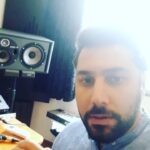 Ehsan Khajeamiri Instagram - این زخما رو به کوه بزنی به پلک زدنی میریزه 😍 @roozbehbemaniofficial @ehsanneyzan @miladhashemi