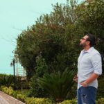 Ehsan Khajeamiri Instagram - امروز دوم فروردین ۱۴۰۲ آرزو دارم در این روز های پیش رو آرامش بدست بیاریم خدارو بابت وجود شما رفقای عزیزم و سلامتی و خانواده خوب شکر‌ میکنم و بهترین ها رو براتون آرزو دارم ❤️