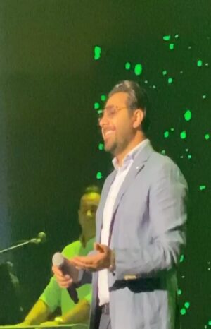 Ehsan Khajeamiri Instagram - هم صدایی با شما یکی از زیباترین آرزوهای منه ❤️دوستتون دارم