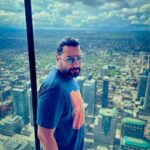 Ehsan Khajeamiri Instagram - آسمون همه جا این رنگیه فقط تفاوت در قوانین رو زمینه CN Tower / Tour CN