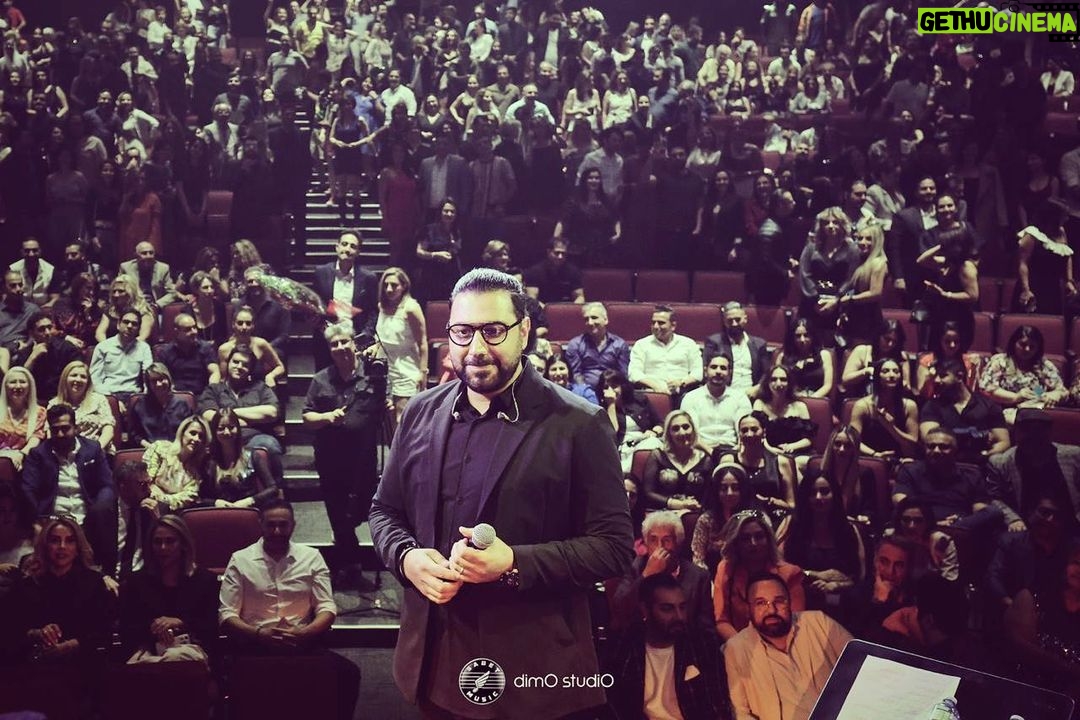 Ehsan Khajeamiri Instagram - ❤️ دوستتون دارم