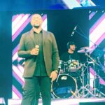 Ehsan Khajeamiri Instagram - ممنون از شما در شهر تورنتو که یکی از بهترین کنسرت های زندگیمو کنارتون تجربه کردم به امید روزهایی پر از آرامش برای همه ی هموطنام دوستتون دارم❤️ Toronto, Ontario