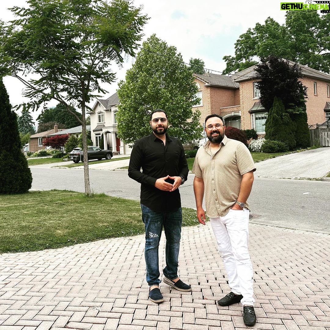 Ehsan Khajeamiri Instagram - به امید خدا شنبه آینده در تورنتو در کنارتون هستیم کلی برنامه ریزی هیجان انگیز کردیم برای این کنسرت 😘 Toronto, Ontario