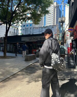 Eiji Akaso Instagram - ラスト韓国🤟
ペンミ楽しみたいと思います😊