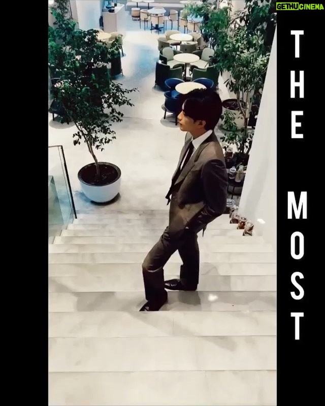 Eiji Akaso Instagram - 副編集長! めっちゃ最高です!!!☺️ #Repost @k.n_sosuke.hasebe with @make_repost ・・・ どうも僕です。 第2話 ご覧いただきありがとうございました。 先日、フィーチャー部の樋口さんと 共同作業をする機会がありました。 THE MOSTの新しい展開として 面白い企画だったので、採用しました。 お互いに撮影をし合ったところ 中々良い映像が撮れたので 編集を前回の#宗介リールに続き 今回も担当させていただいております。 数分前に現場で樋口さんにも 確認していただきこちらとしては皆様の反応が楽しみという結論に至ってます。 来週の火曜のかのきれまで この #宗介樋口リール でまあ楽しんでください。 #彼女はキレイだった 撮影 #中島健人 #赤楚衛二 #長谷部宗介 #樋口拓也 #OOTD #ootdfashion #fashion #love #asia #teaser