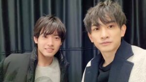 Eiji Akaso Instagram - こんばんは！
ワタクシは元気です！
お久しぶりにまっちんだくんとお会いして
テンション増し増しでございます！
#チェリまほ