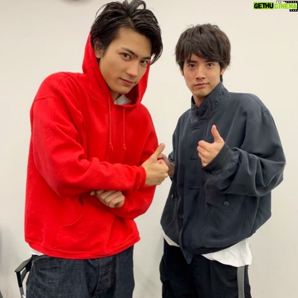 Eiji Akaso Instagram - 映画「映像研には手を出すな!」 皆様見てくれましたでしょうか? 是非映画館でモノ作りの情熱を体感しましょ! 写真は小野役のずっきー。 #映像研には手を出すな #ロボ研 #板垣瑞生 #ずっきーなんて呼んだことない