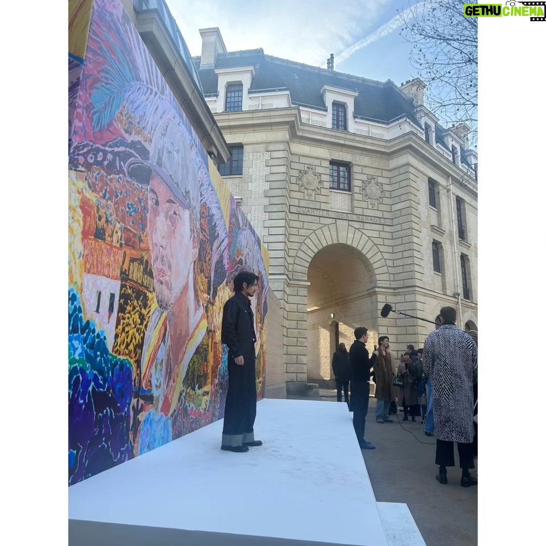 Eiji Akaso Instagram - #loewe 2024秋冬メンズ ランウェイショーin Paris🇫🇷 情熱を肌でバシバシ感じました! 感謝です✨
