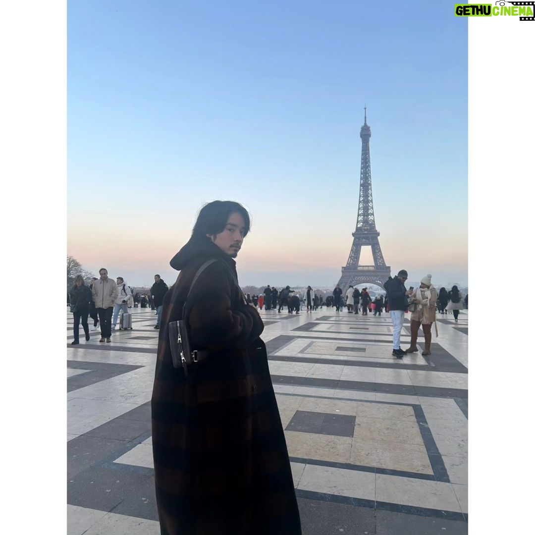 Eiji Akaso Instagram - #loewe 2024秋冬メンズ ランウェイショーin Paris🇫🇷 情熱を肌でバシバシ感じました! 感謝です✨