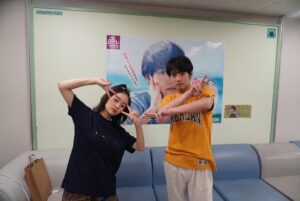 Eiji Akaso Instagram - ドラマ
「こっち向いてよ向井くん」
最後までみてくださって本当に有難うございました🙌
令和ならではの恋愛観、結婚観、大いに学びました✨
本当にスタッフキャストの皆様が素敵な方々だったので本当に助かりました😭
感謝です！！
そしてありがとうよ！
向井！！！
#こっち向いてよ向井くん 
#素敵なメンバーと
#パシャリ
#楽しかったです
#アップはぼっち