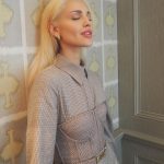 Eiza González Instagram - Hi sunny London 💛 press day in @fendi ☀️