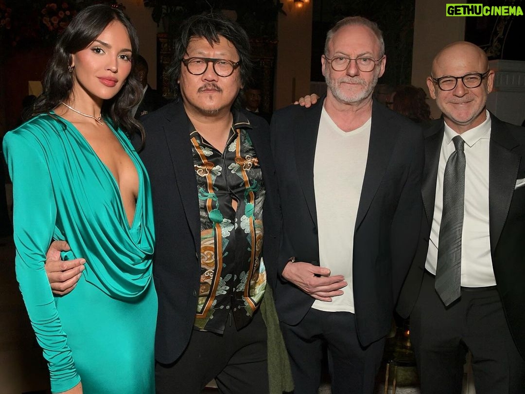 Eiza González Instagram - Emmy night celebrating @netflix with our @3bodyproblem family ! 🫶🏼