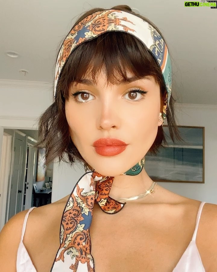 Eiza González Instagram - Bésame mucho 💋