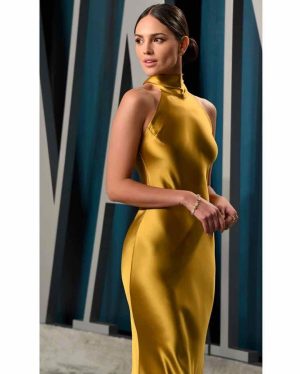 Eiza González Instagram - Liquid gold ✨ @galvanlondon @vanityfair