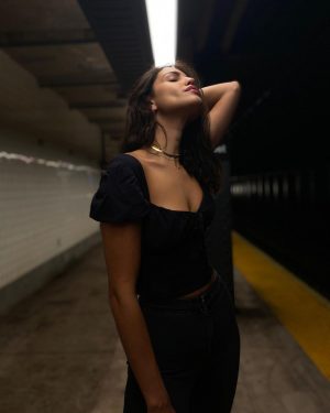 Eiza González Instagram - Subway series for @hollywoodreporter @tiff_net #ICareALot