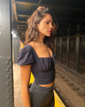 Eiza González Instagram - Subway series for @hollywoodreporter @tiff_net #ICareALot