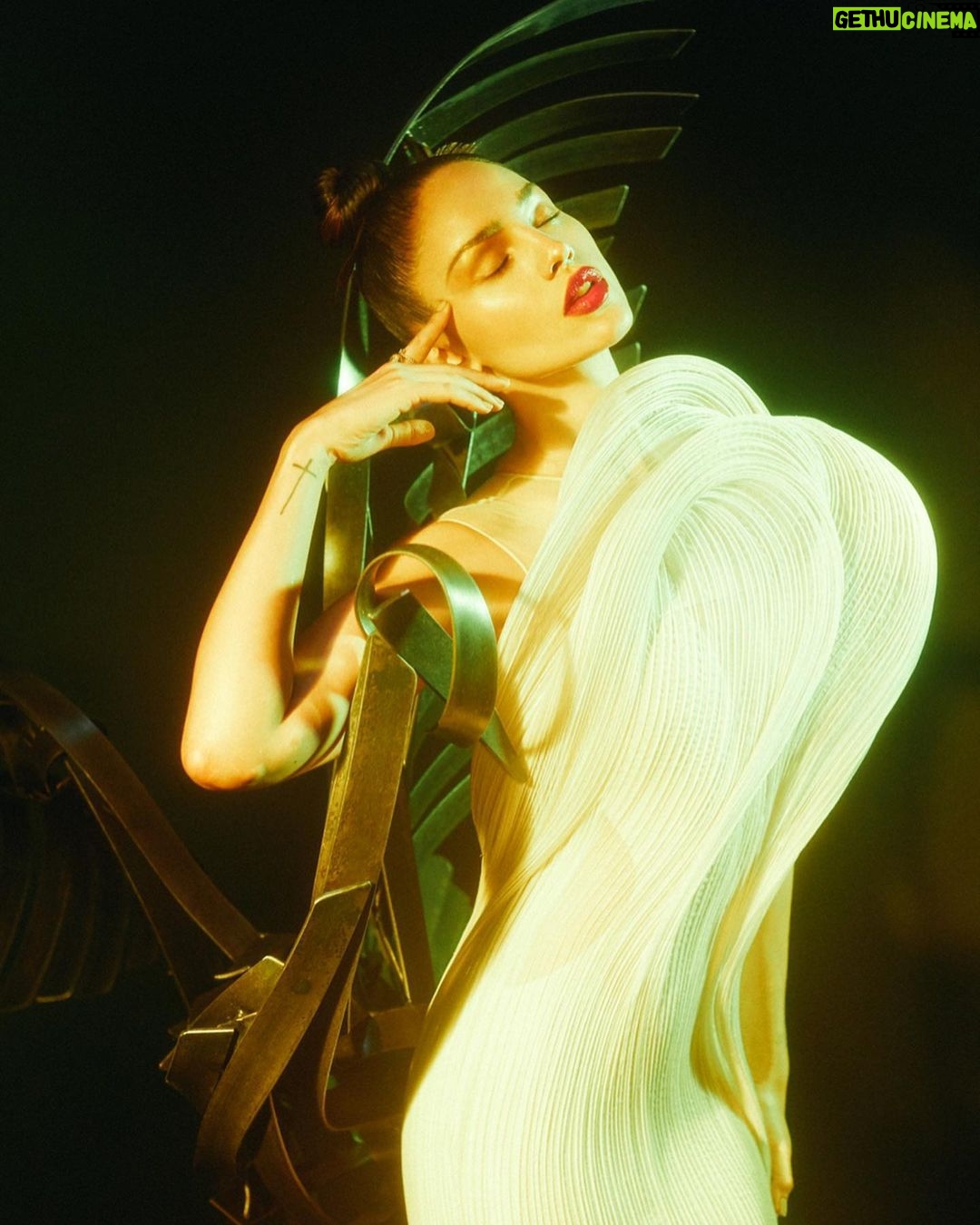 Eiza González Instagram - The Laterals—- @bryankjins @mlvncky Story by @kandiceche 📸 @lenneigh @patidubroff @hairbyruslan @nailzbyvee @tiffanichynel Set by @arabevacqua @_danicatan_ @copy_hype_hate @meghankucich