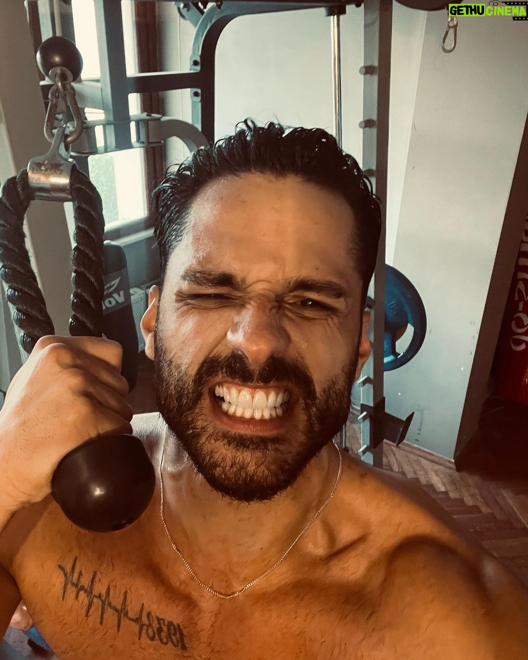 Ekin Mert Daymaz Instagram - Şunun şurasında yaza..