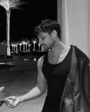 Ekin Mert Daymaz Instagram - Anlamsız bir seri