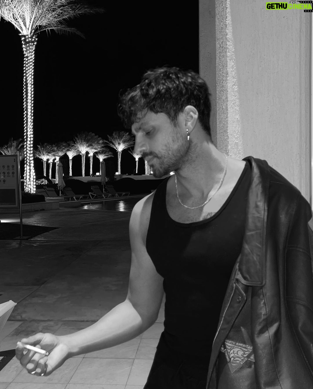 Ekin Mert Daymaz - 84.5K Likes - Anlamsız bir seri